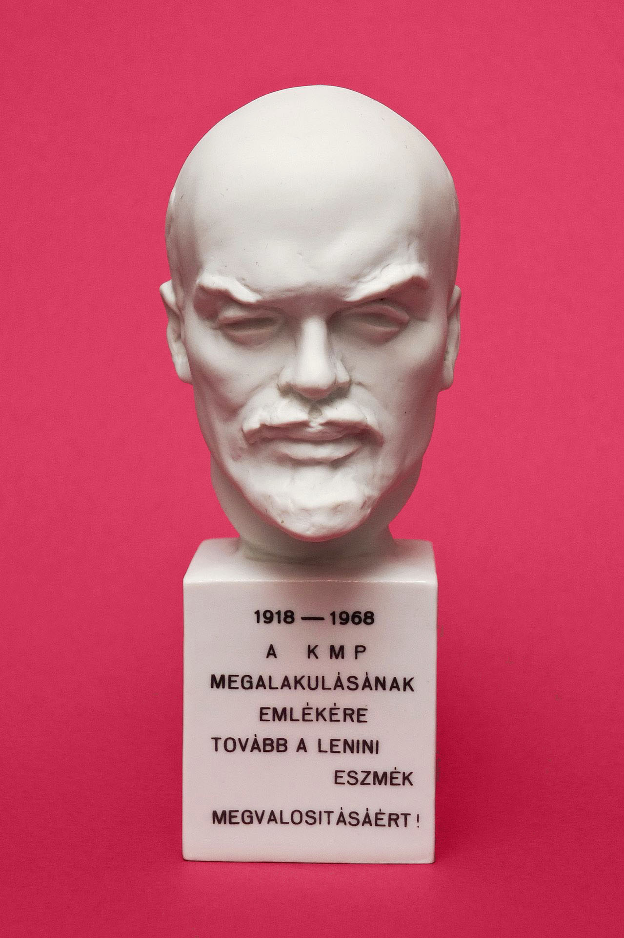 Kőbányai Porcelángyár lenin büszt kmp megalakulásának emlékére tovább a lenini eszmék magvalósulásáért