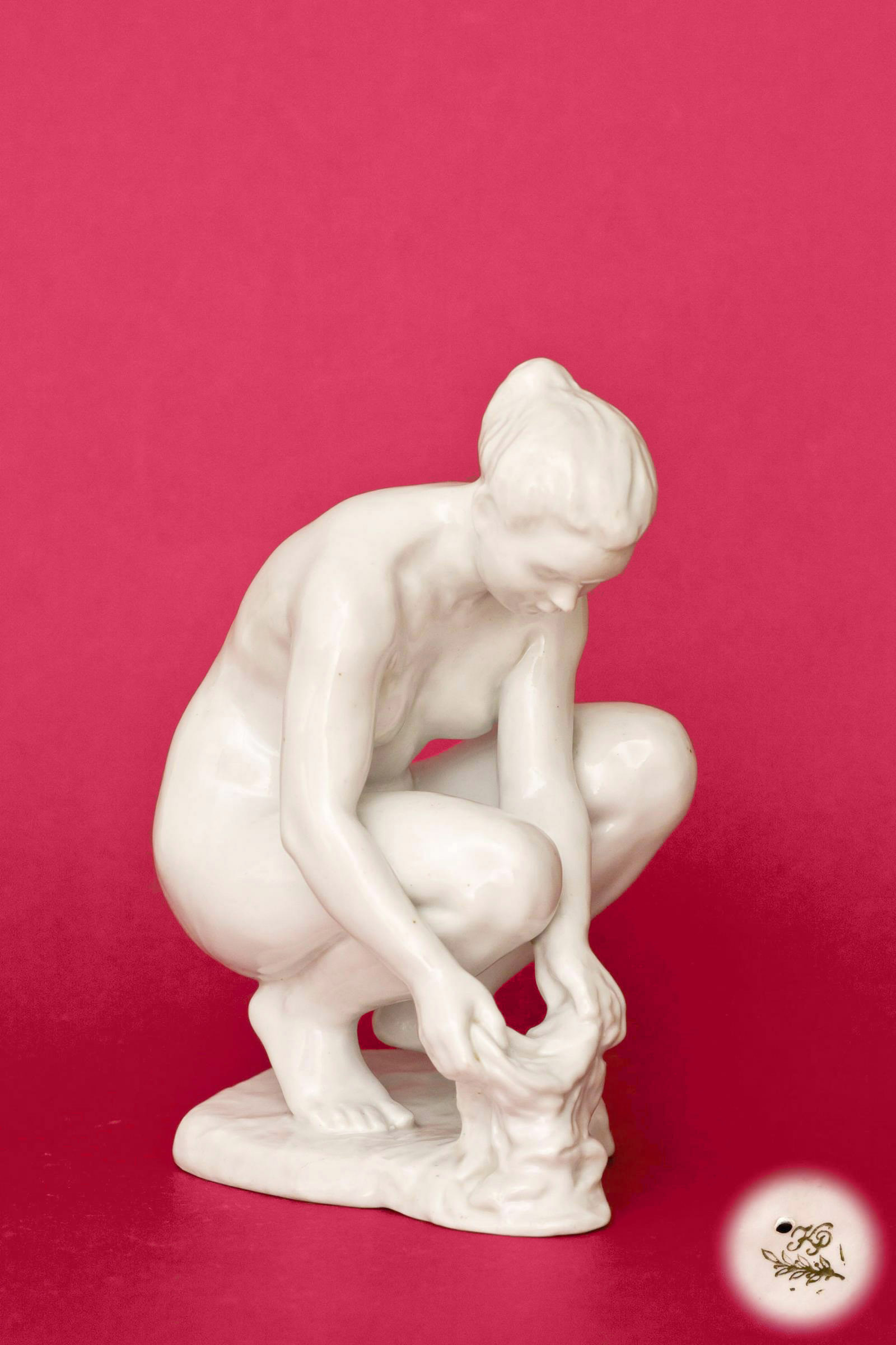 Kőbányai Porcelángyár tálas akt