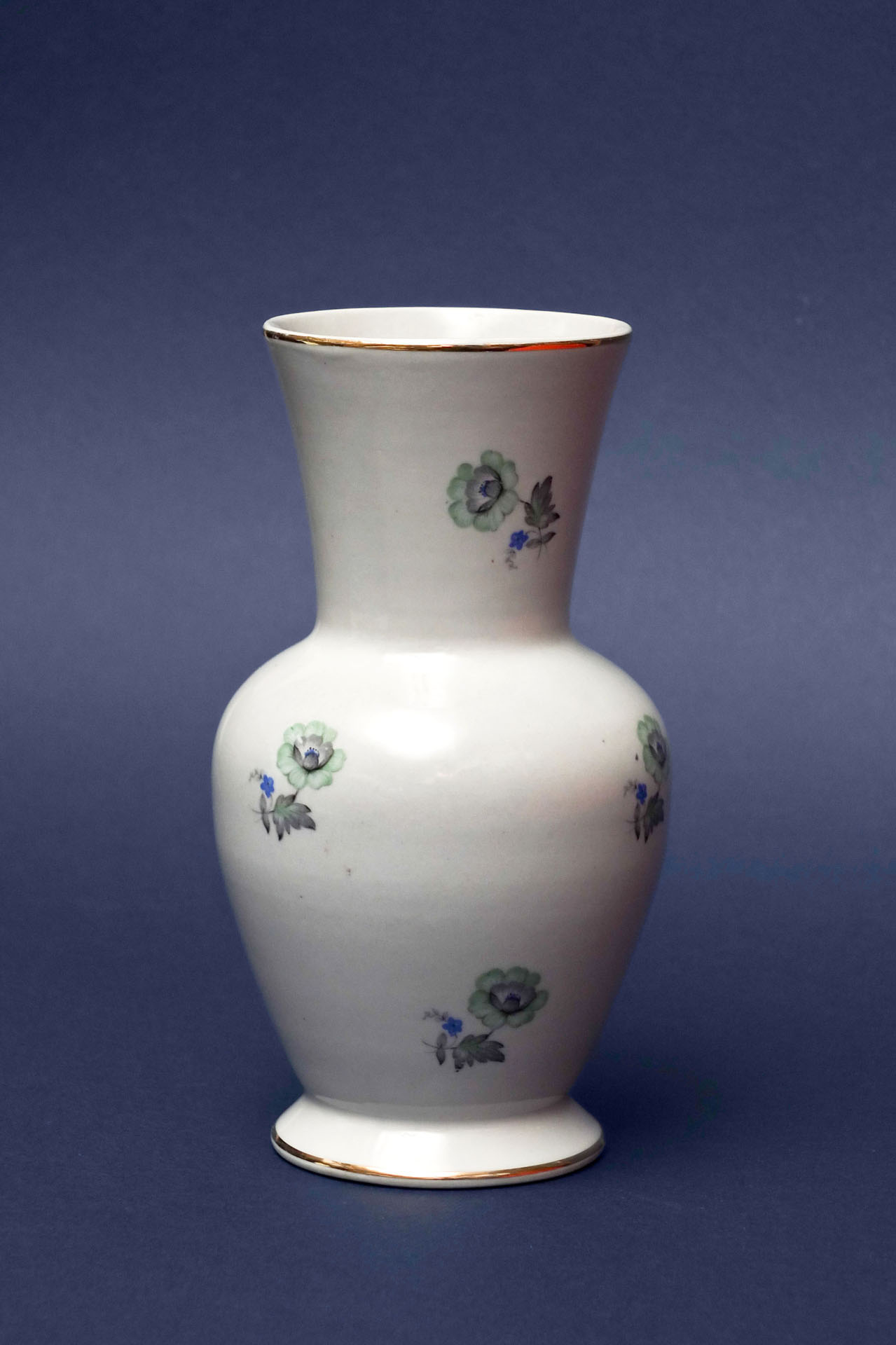 Kőbányai Porcelángyár virágos váza